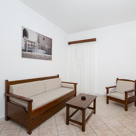 Mylos Hotel Vívlos Екстериор снимка