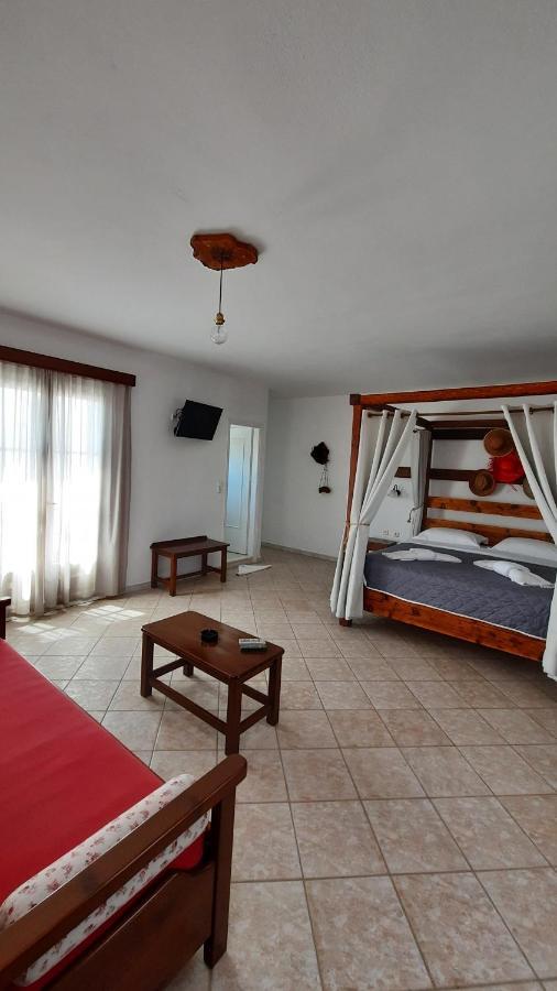 Mylos Hotel Vívlos Екстериор снимка