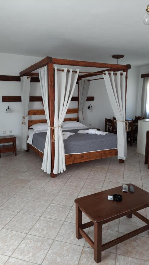 Mylos Hotel Vívlos Екстериор снимка
