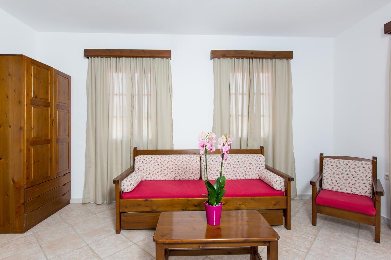 Mylos Hotel Vívlos Екстериор снимка