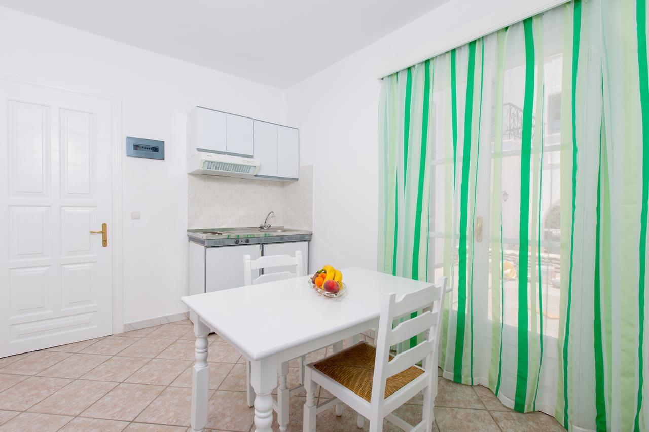 Mylos Hotel Vívlos Екстериор снимка